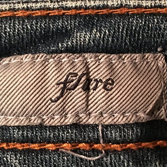 SEVEN7 STUDIO High-Rise Flare Jeans - Picture 13 of 16